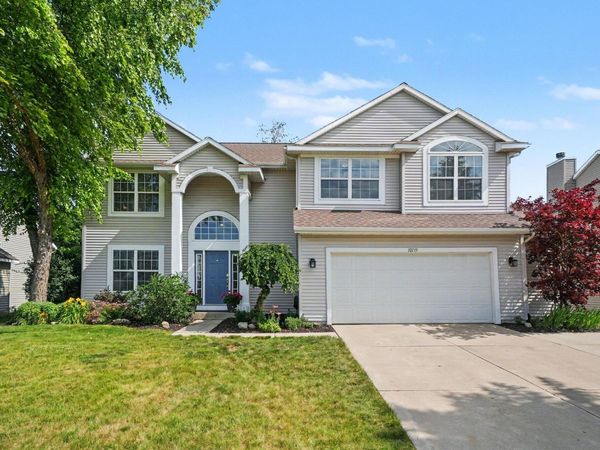 10719 Wood Ridge Drive, Zeeland, MI 49464