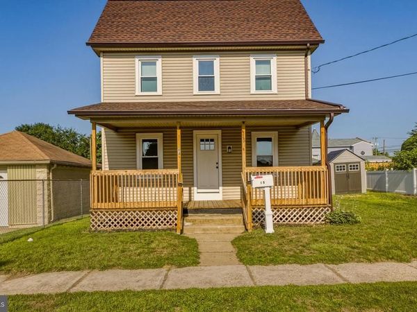 15 S MAPLE AVENUE, GIBBSTOWN, NJ 08027