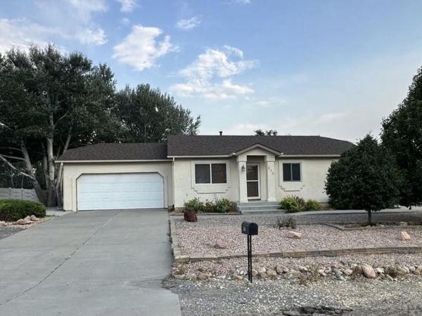 570 S Bellflower Dr, Pueblo West, CO 81007