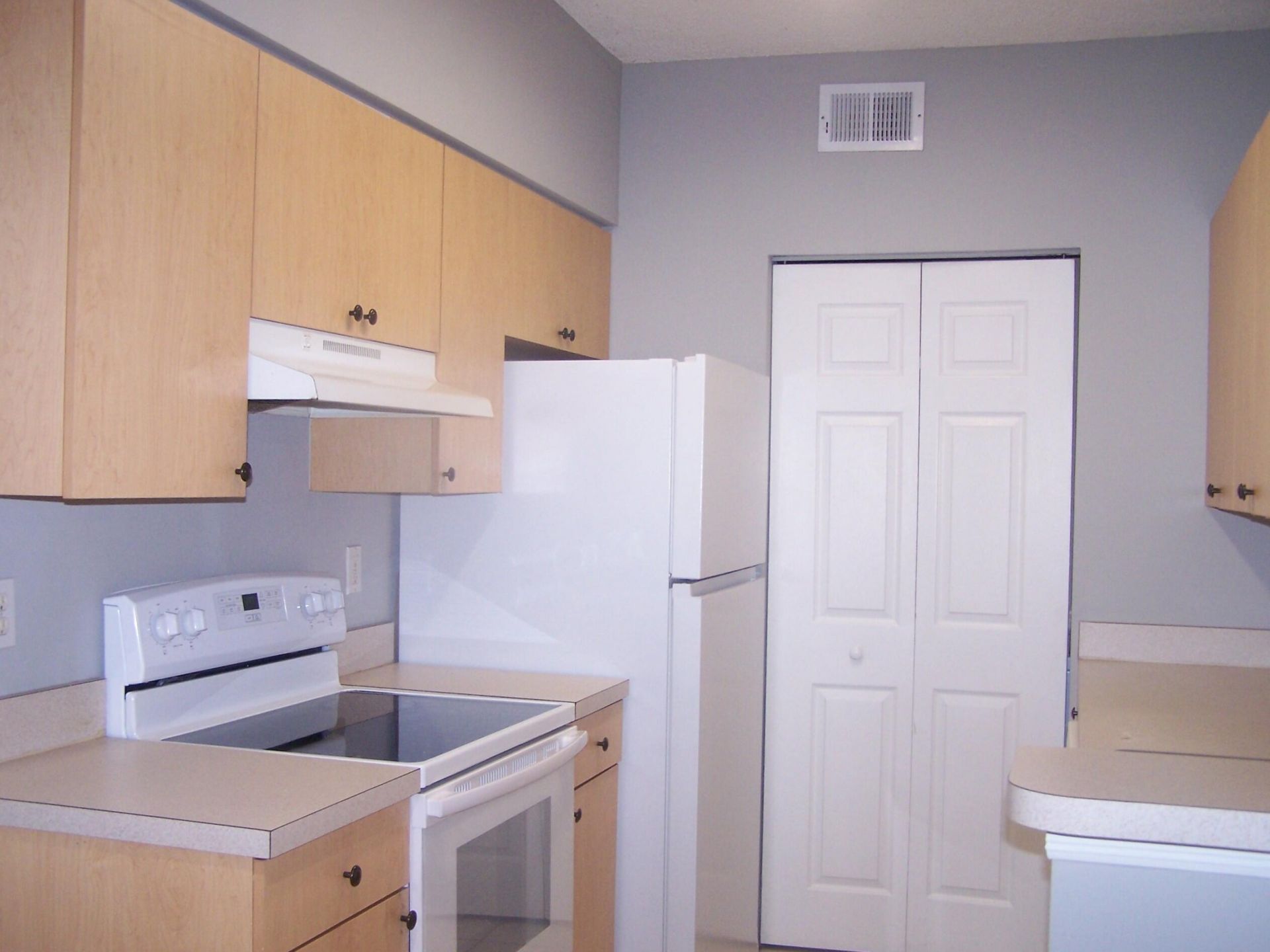10360 Fox Trail Road S, Unit 1601, Royal Palm Beach, FL 33411 Photo