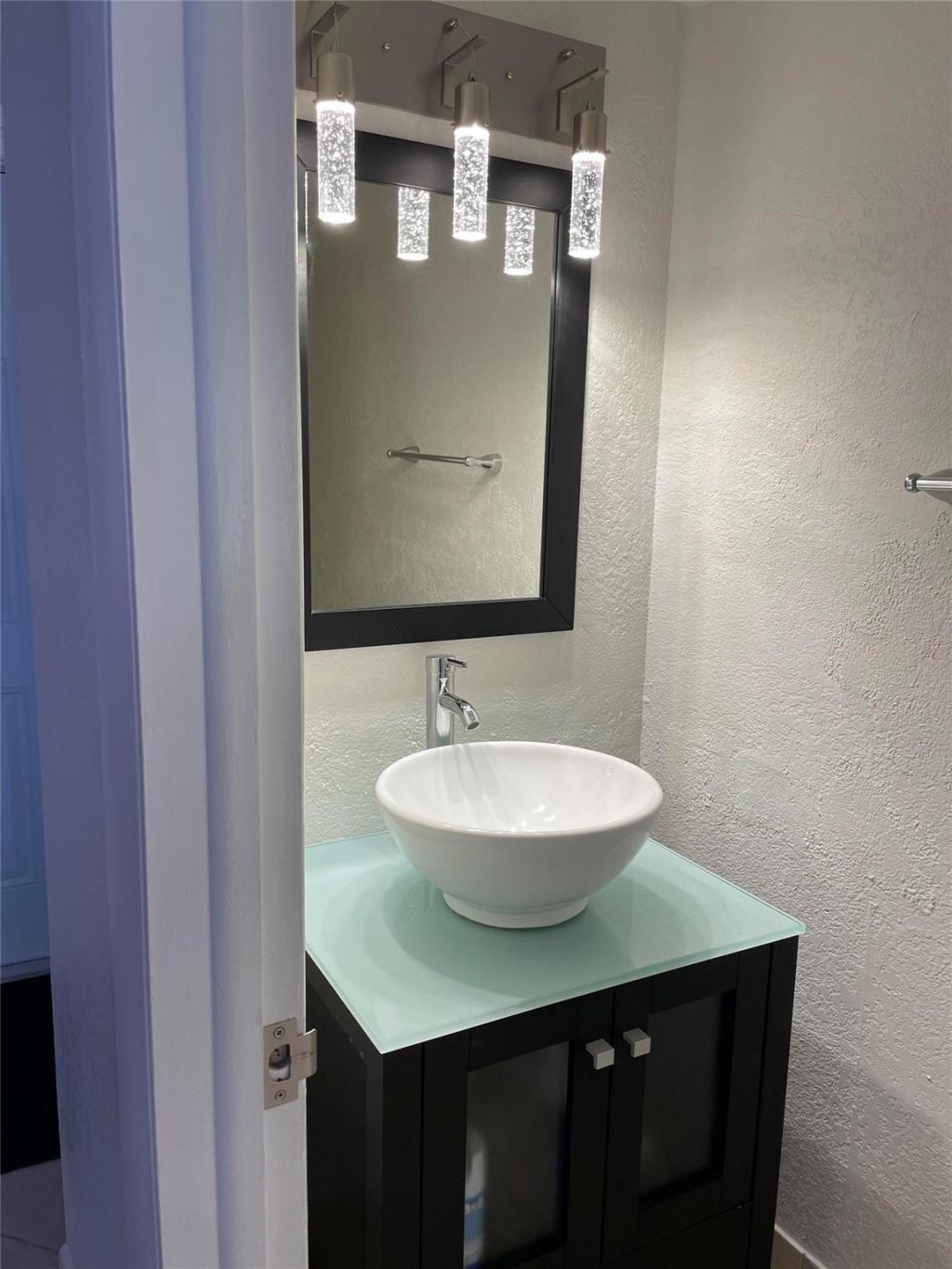650 Tennis Club Drive, Unit 305, Fort Lauderdale, FL 33311 Photo