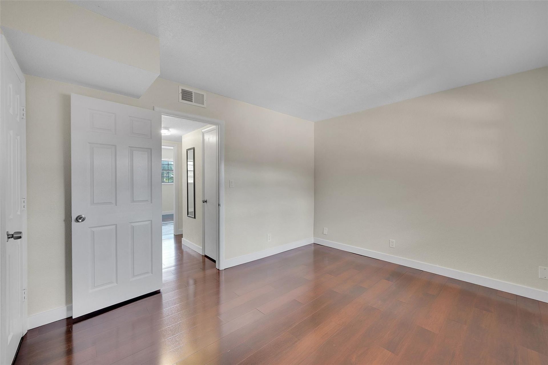650 Tennis Club Drive, Unit 305, Fort Lauderdale, FL 33311 Photo