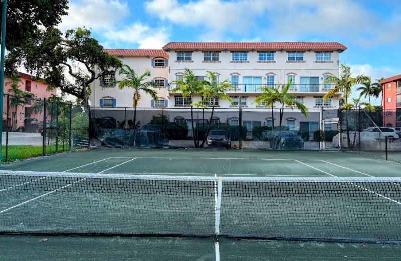 650 Tennis Club Drive, Unit 305, Fort Lauderdale, FL 33311 Photo