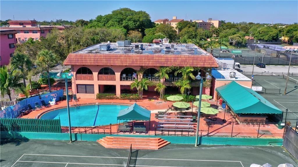 650 Tennis Club Drive, Unit 305, Fort Lauderdale, FL 33311 Photo