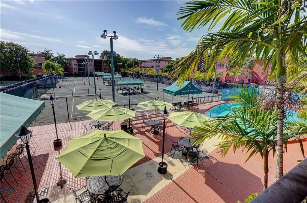 650 Tennis Club Drive, Unit 305, Fort Lauderdale, FL 33311 Photo