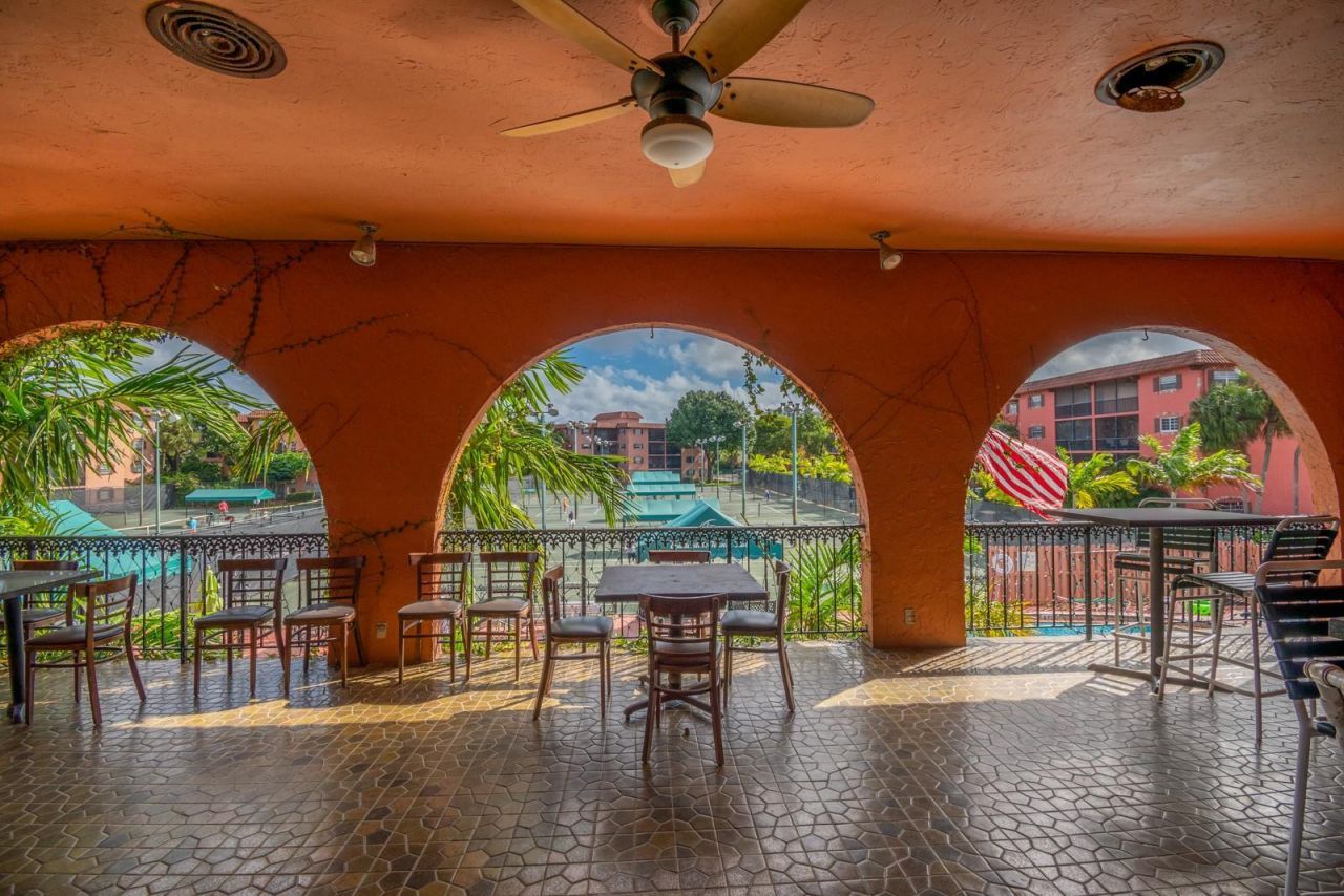 650 Tennis Club Drive, Unit 305, Fort Lauderdale, FL 33311 Photo