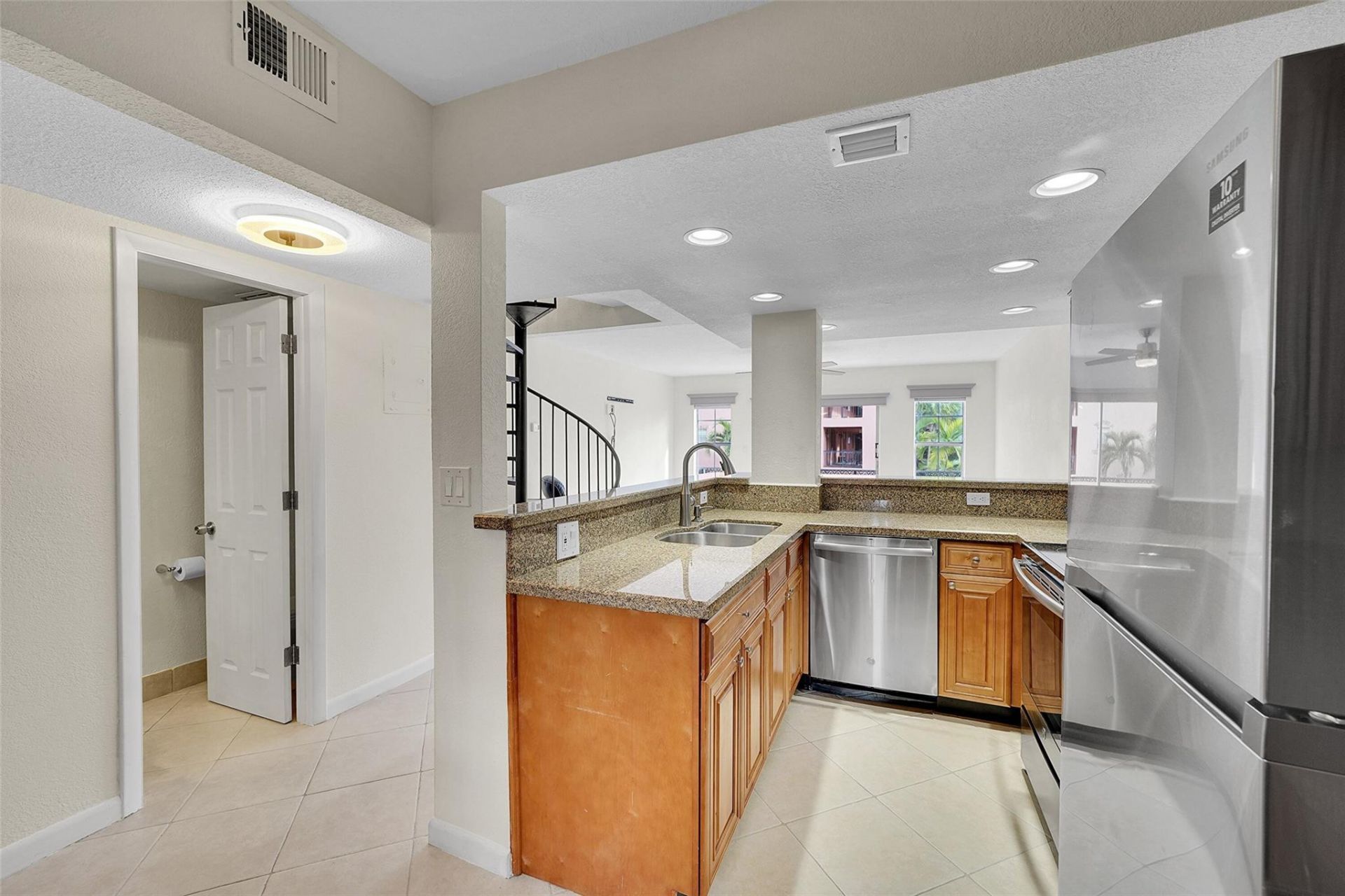 650 Tennis Club Drive, Unit 305, Fort Lauderdale, FL 33311 Photo