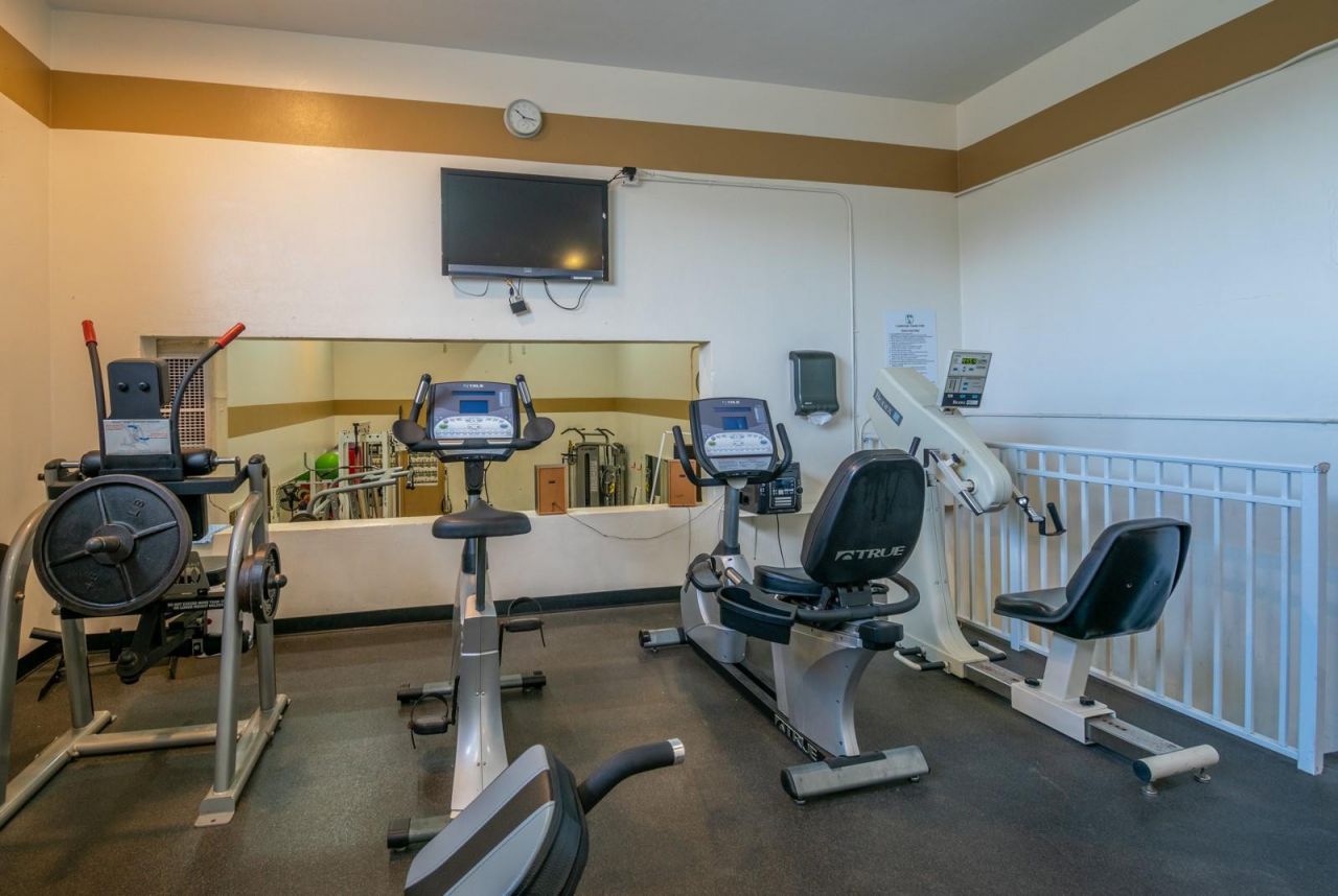 650 Tennis Club Drive, Unit 305, Fort Lauderdale, FL 33311 Photo