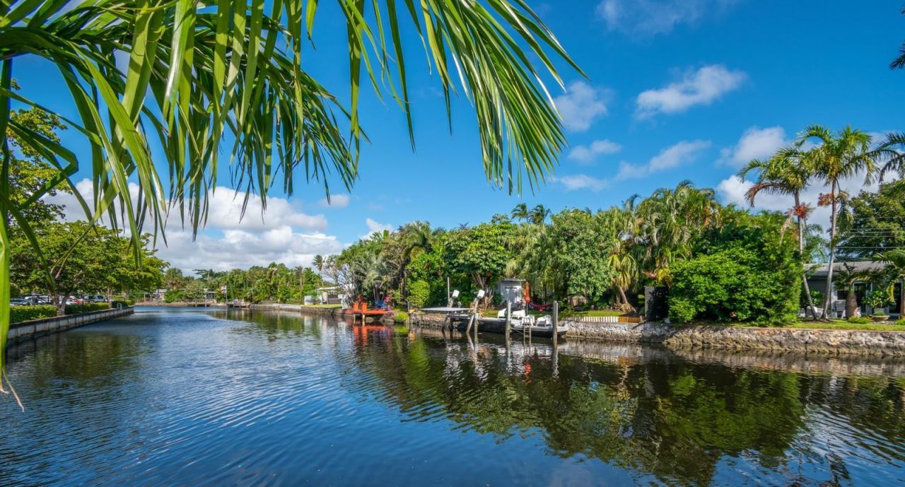 650 Tennis Club Drive, Unit 305, Fort Lauderdale, FL 33311 Photo