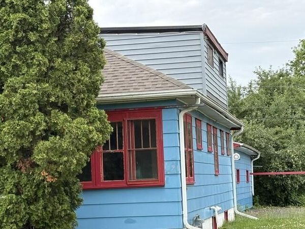 347 Speedway Ct, Slinger, WI 53086