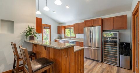 10260 Schaffer Drive, Truckee, CA 96161 Photo