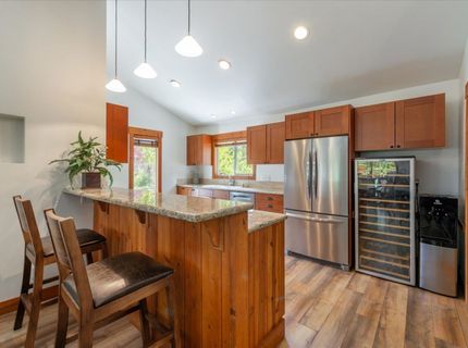 10260 Schaffer Drive, Truckee, CA 96161 Photo