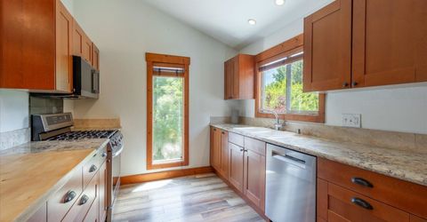10260 Schaffer Drive, Truckee, CA 96161 Photo