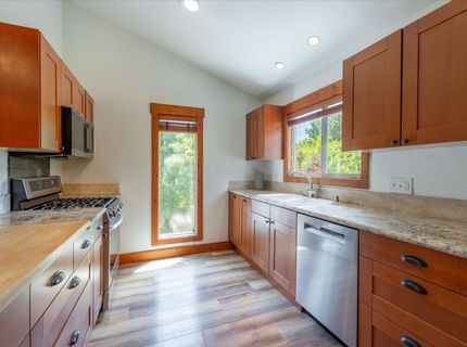 10260 Schaffer Drive, Truckee, CA 96161 Photo