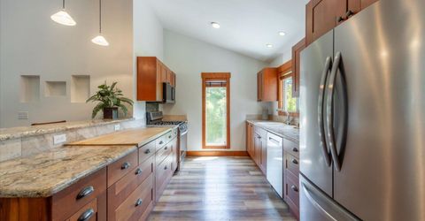 10260 Schaffer Drive, Truckee, CA 96161 Photo