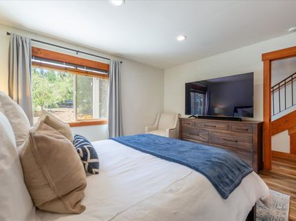 10260 Schaffer Drive, Truckee, CA 96161 Photo
