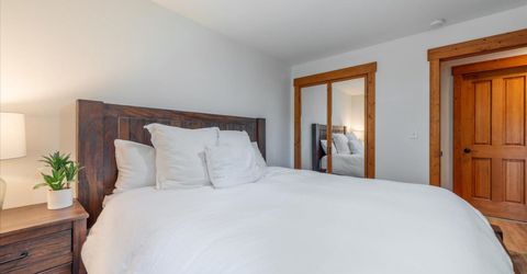 10260 Schaffer Drive, Truckee, CA 96161 Photo