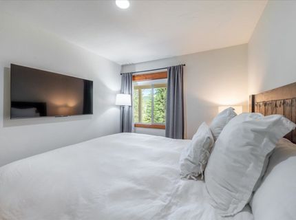 10260 Schaffer Drive, Truckee, CA 96161 Photo
