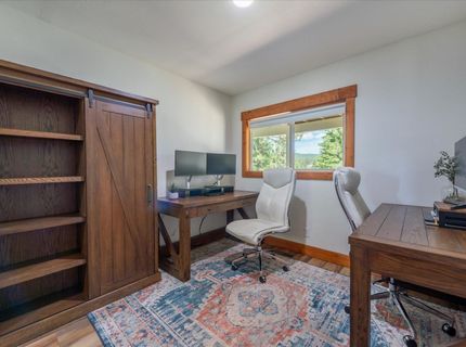 10260 Schaffer Drive, Truckee, CA 96161 Photo