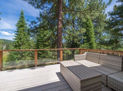 10260 Schaffer Drive, Truckee, CA 96161 Photo