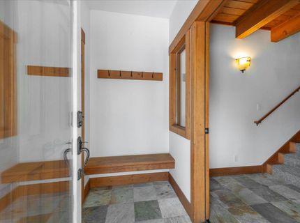 10260 Schaffer Drive, Truckee, CA 96161 Photo