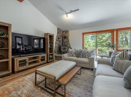 10260 Schaffer Drive, Truckee, CA 96161 Photo
