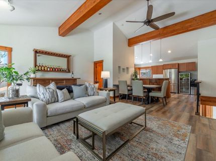 10260 Schaffer Drive, Truckee, CA 96161 Photo