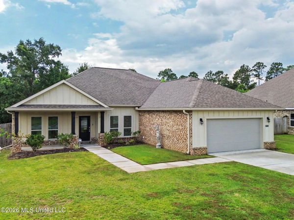7073 Glen Eagle Drive, Biloxi, MS 39532