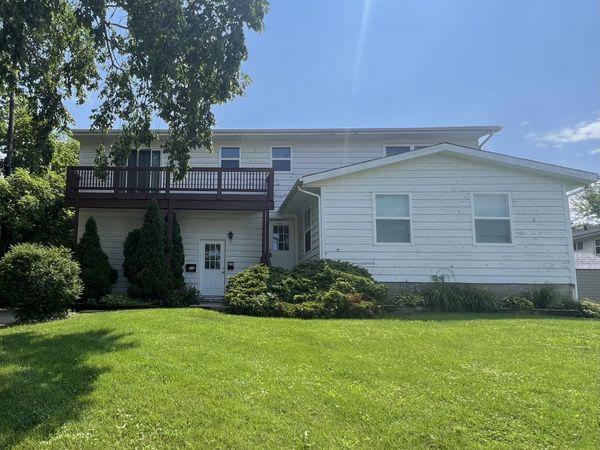 608 N Washington Avenue , Unit UPPER, Batavia, IL 60510