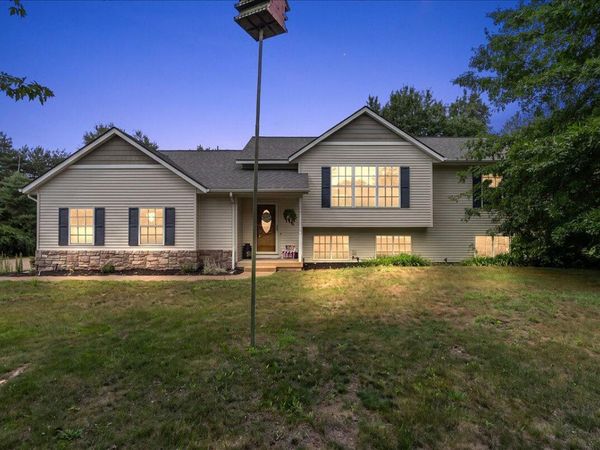 6473 Pine Point Court, Coopersville, MI 49404