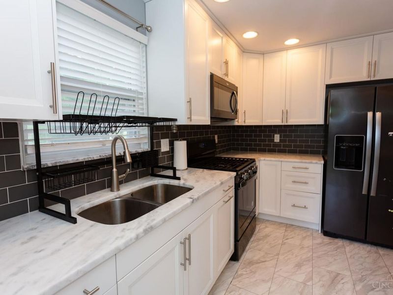 3950 Beavercreek Circle, Sharonville, OH 45241 Photo 9