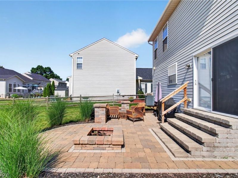 1938 Northgate Circle, Akron, OH 44320 Photo 24