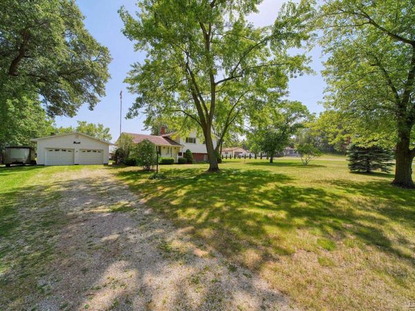 2745 E Carleton , Adrian, MI 49221