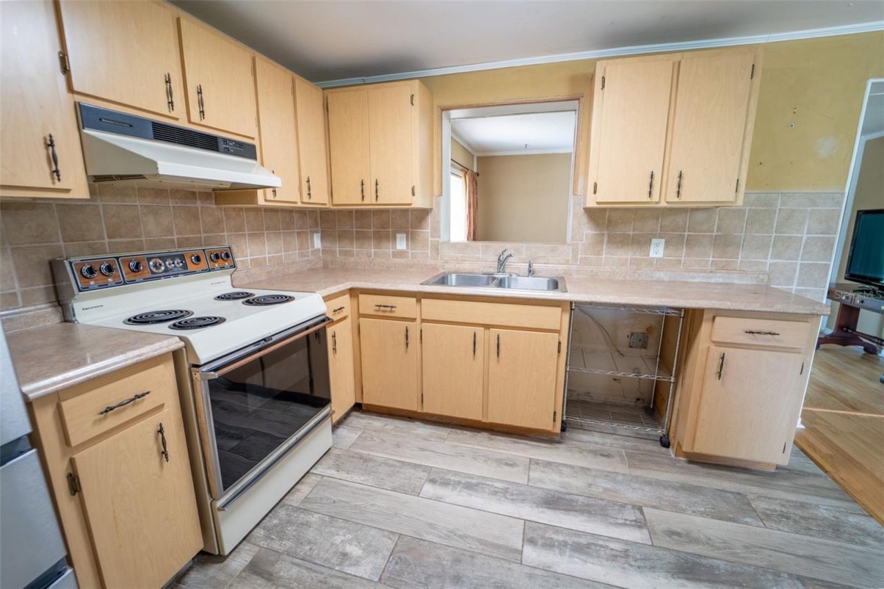 8214 Valrie Lane , Riverview, FL 33569 Photo