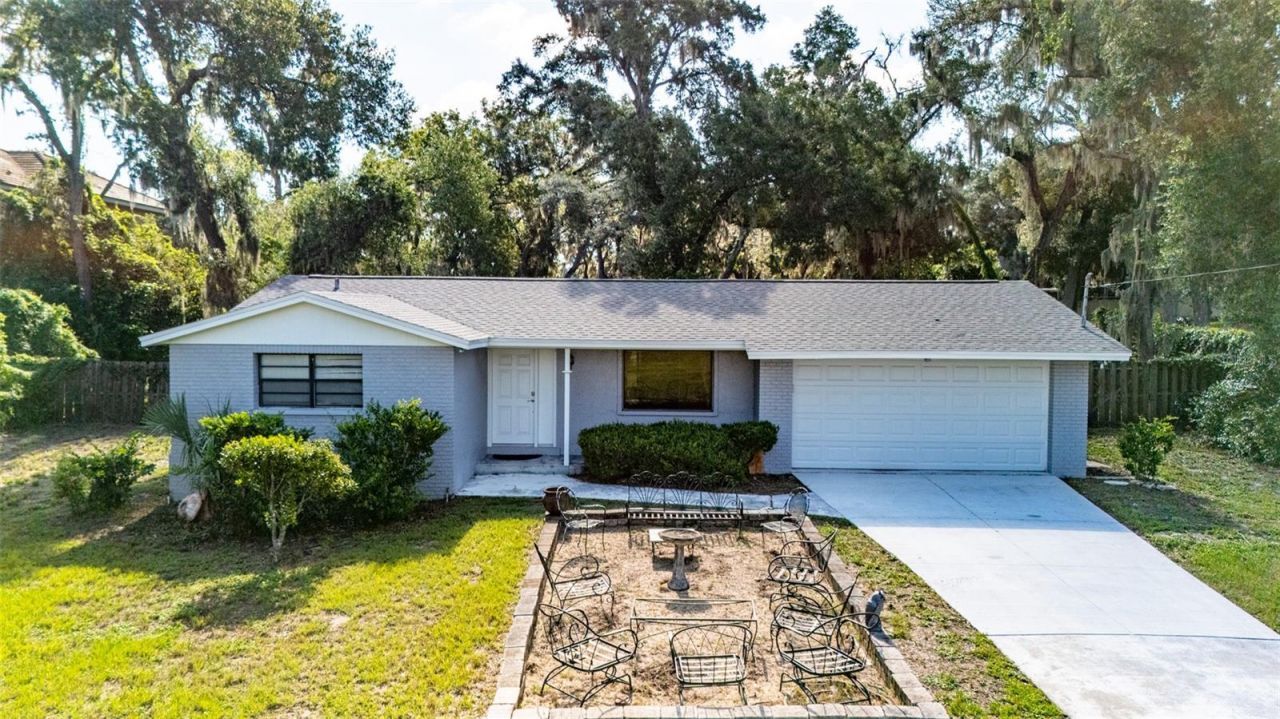 8214 Valrie Lane , Riverview, FL 33569 Photo