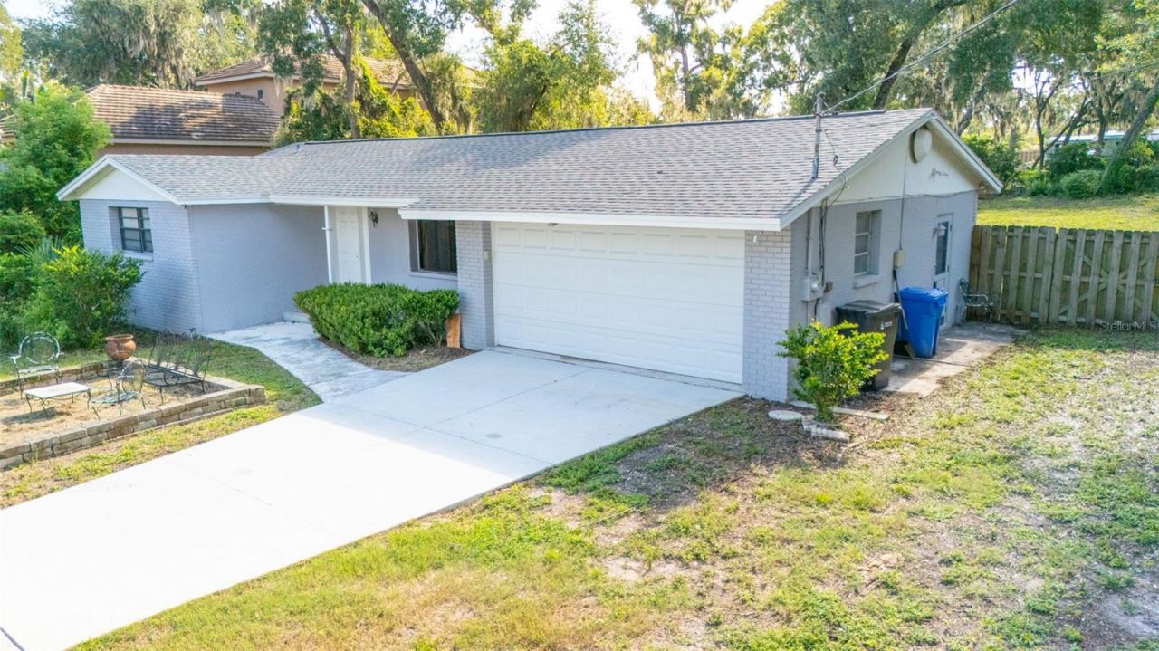 8214 Valrie Lane , Riverview, FL 33569 Photo