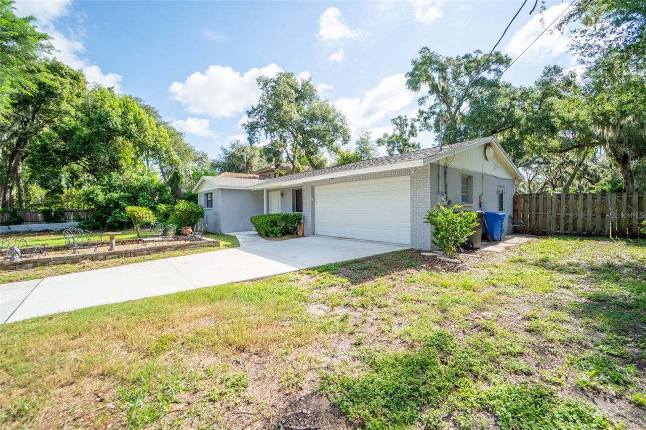 8214 Valrie Lane , Riverview, FL 33569 Photo