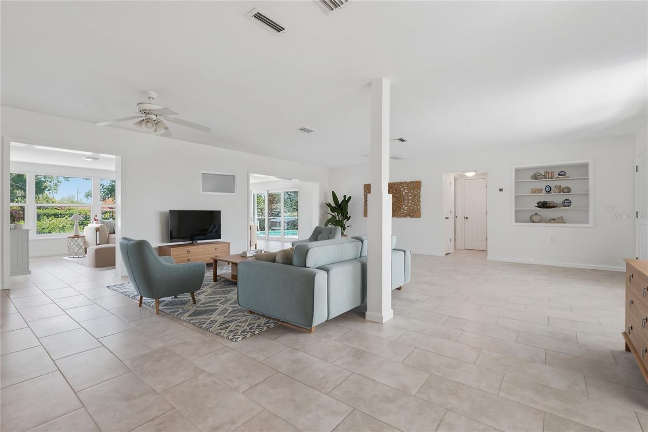 404 Laurel Lane, Palm Harbor, FL 34683 Photo