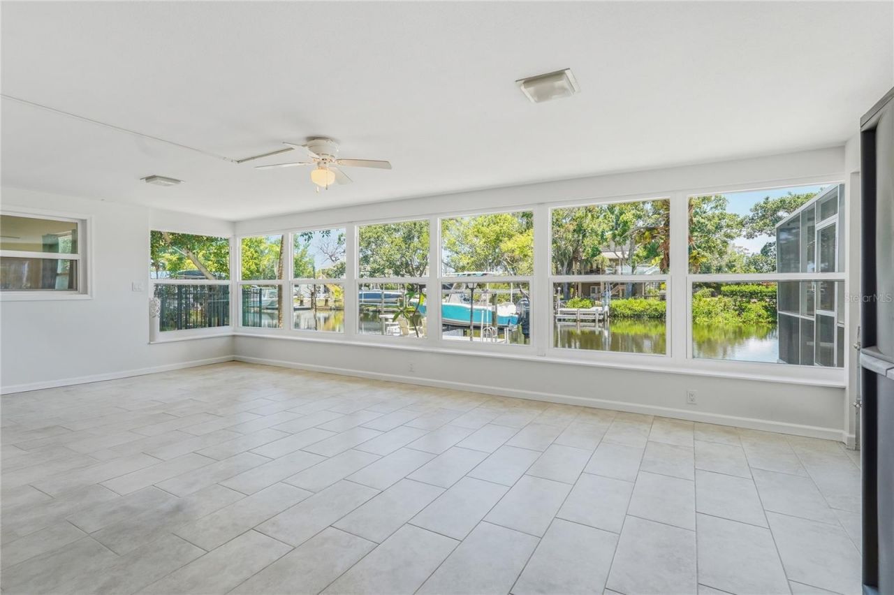 404 Laurel Lane, Palm Harbor, FL 34683 Photo