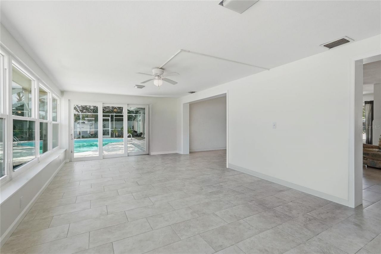 404 Laurel Lane, Palm Harbor, FL 34683 Photo