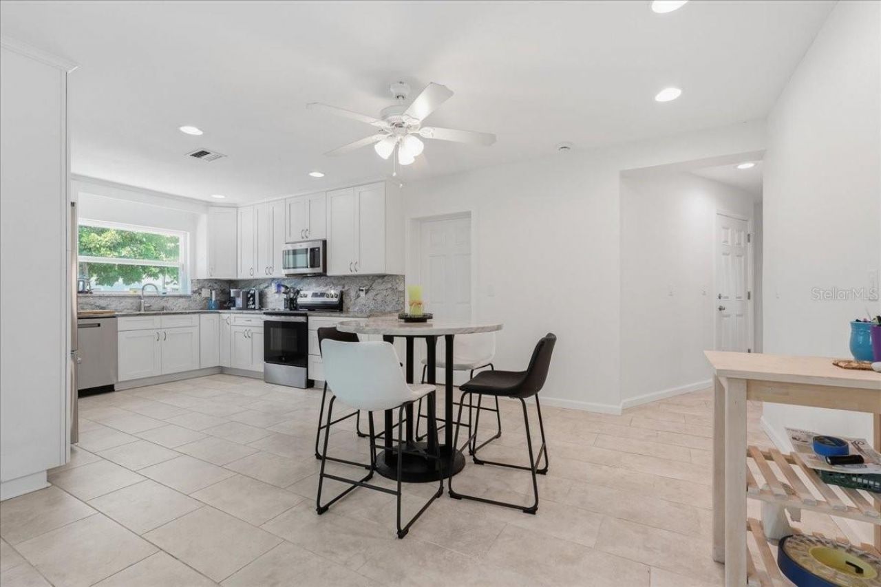 404 Laurel Lane, Palm Harbor, FL 34683 Photo