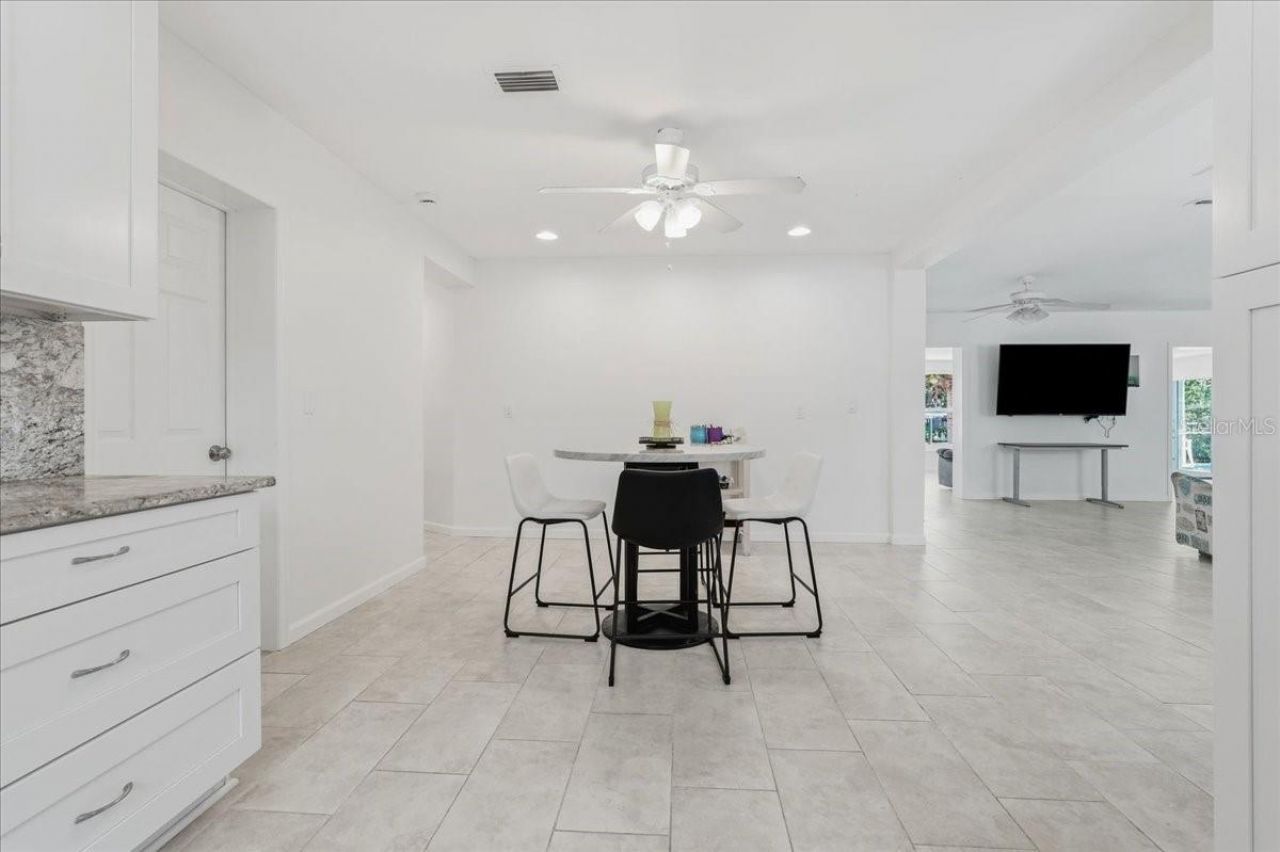404 Laurel Lane, Palm Harbor, FL 34683 Photo