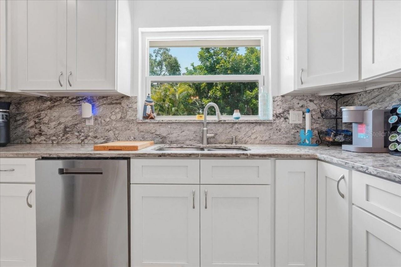404 Laurel Lane, Palm Harbor, FL 34683 Photo