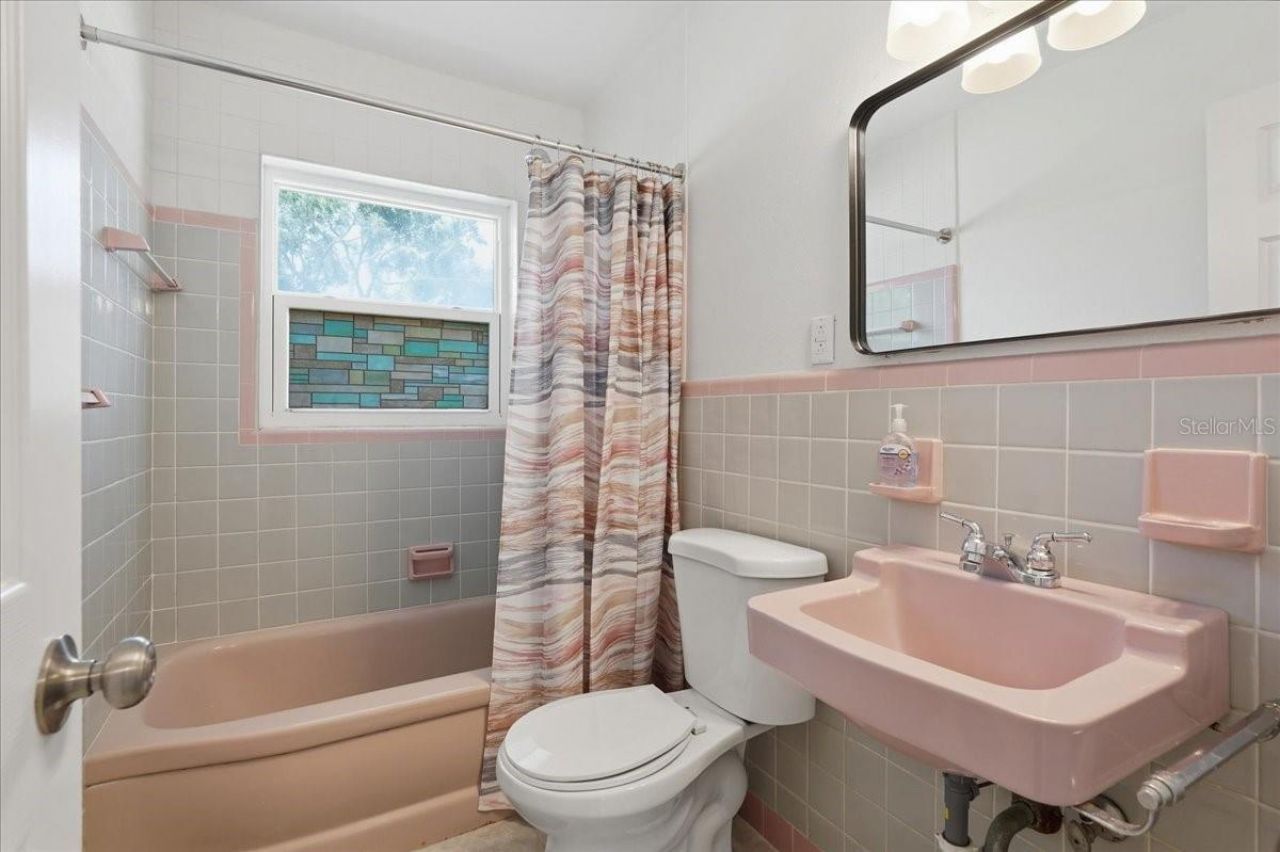 404 Laurel Lane, Palm Harbor, FL 34683 Photo
