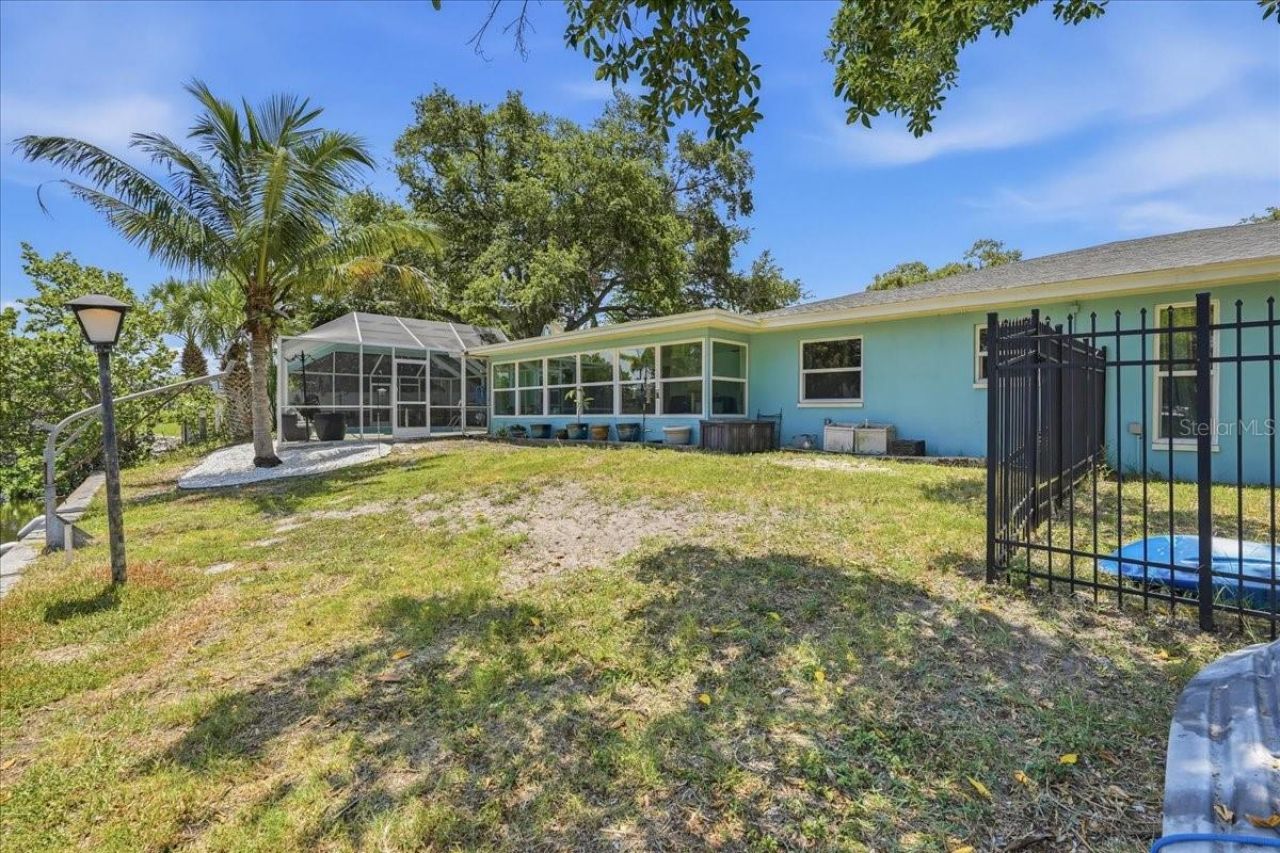 404 Laurel Lane, Palm Harbor, FL 34683 Photo