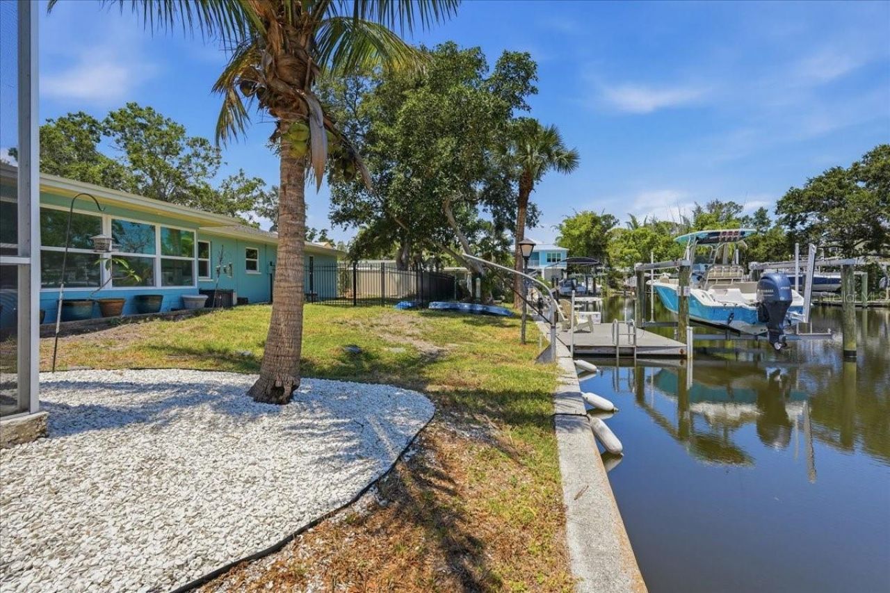 404 Laurel Lane, Palm Harbor, FL 34683 Photo
