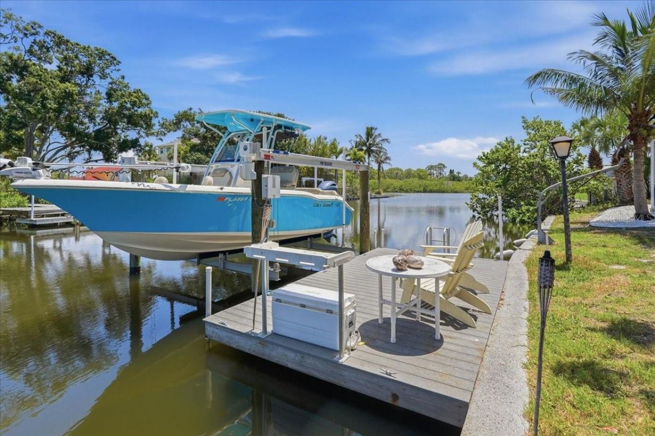 404 Laurel Lane, Palm Harbor, FL 34683 Photo