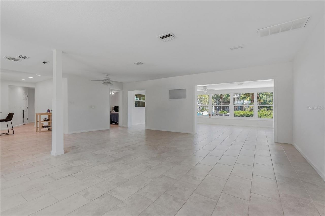 404 Laurel Lane, Palm Harbor, FL 34683 Photo