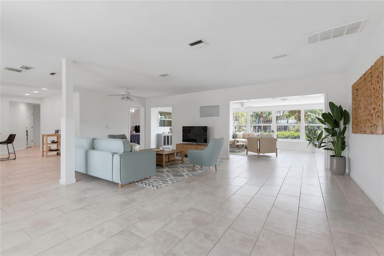 404 Laurel Lane, Palm Harbor, FL 34683 Photo