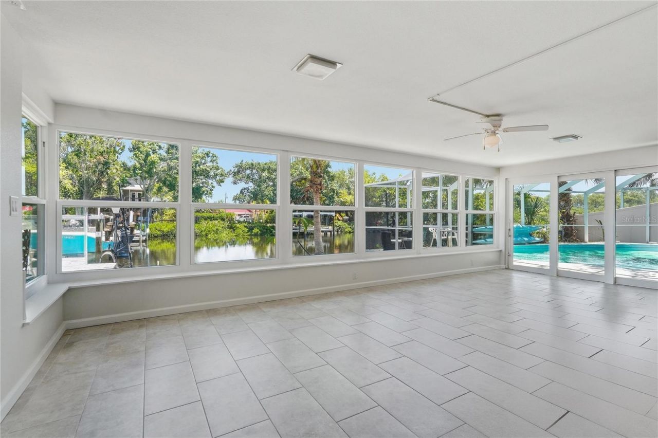 404 Laurel Lane, Palm Harbor, FL 34683 Photo
